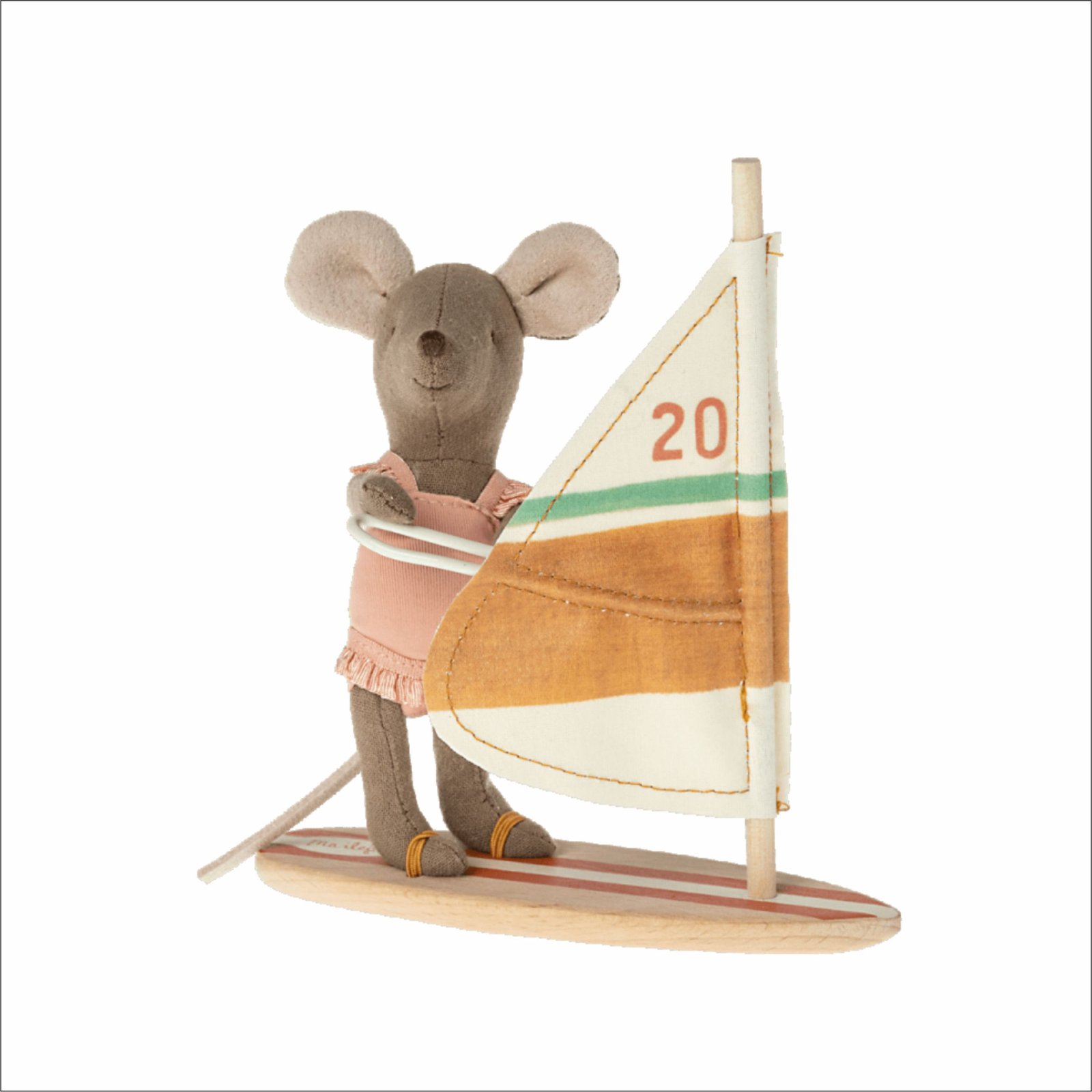 Beach mice, Surfer little sister